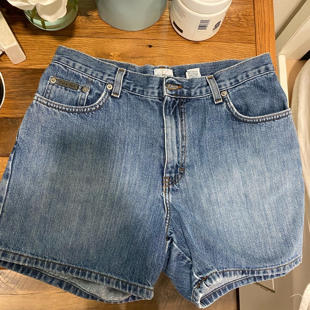 Vintage Calvin Klein circa 90s shorts, size 8
